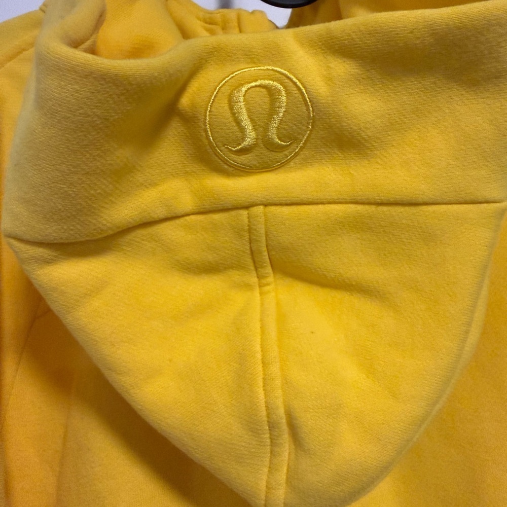 Lululemon Scuba Oversized Full-Zip Hoodie - Picture 5 of 9